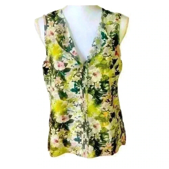 Sanctuary ladies sleeveless blouse size Medium. Worn once Colorful flowy top. - Picture 1 of 10